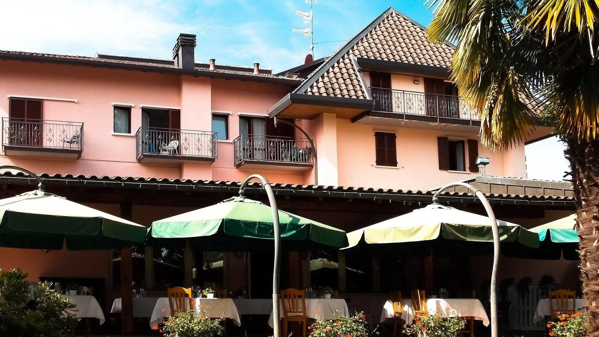 Hotel Alpino Cuasso Al Monte 3*,  Italy